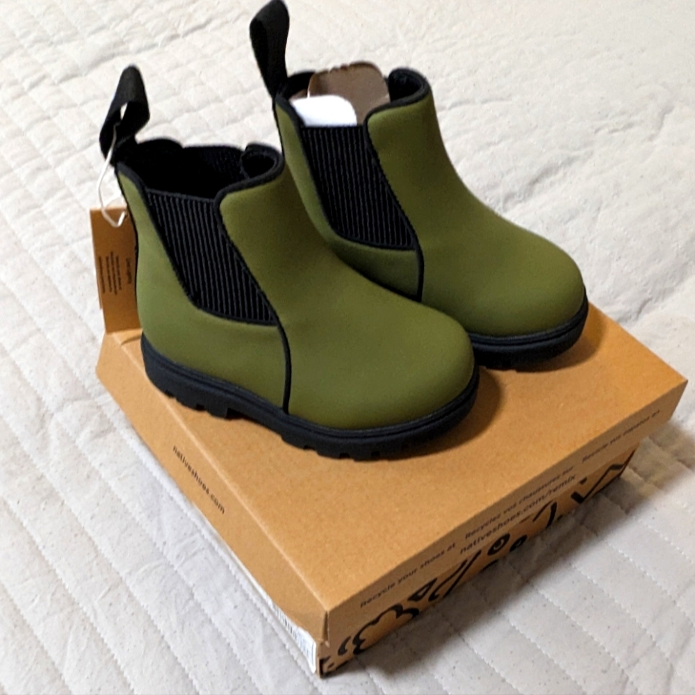 Native Shoes Olive Kensington Treklite